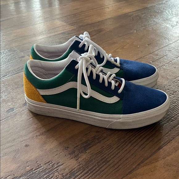 Vans - Picture 2 of 3